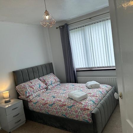 Lovely 3 Bedroom House Close To City Centre 彼得利 外观 照片